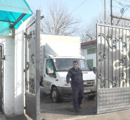 Riscă să nu-şi mai viziteze soţul în puşcărie
